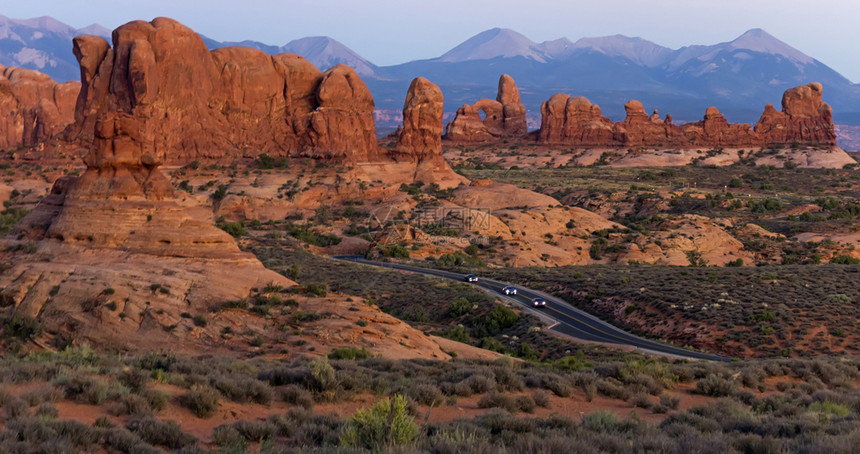 公园风景优美沙漠国犹他州峡谷的景象图片