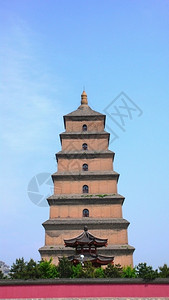 城市西安著名的野鹅塔落地标志目人图片