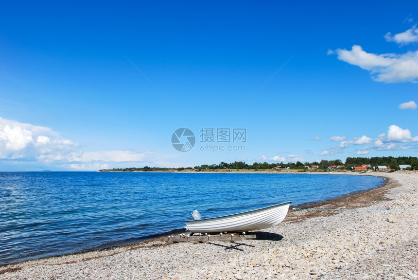 船波罗的海夏天美丽季风景在杰普维克的一个海湾在瑞典的奥兰岛图片