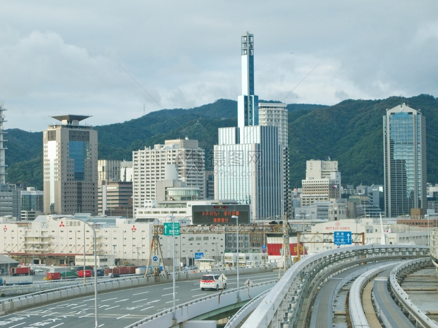 日本火车轨道与公路图片