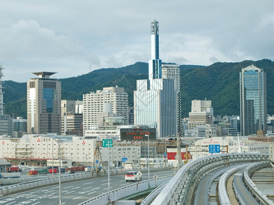 日本火车轨道与公路图片