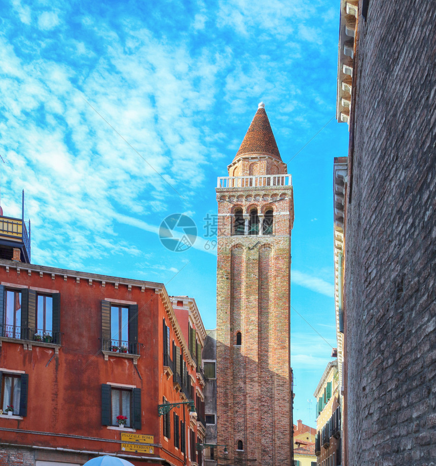 圣波罗教堂和蓝天的钟意大利宗教城市图片