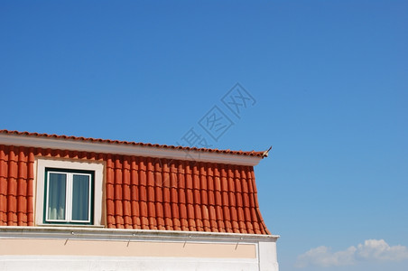 欧洲城市的蓝色天空背景传统豪华屋Name财产图片