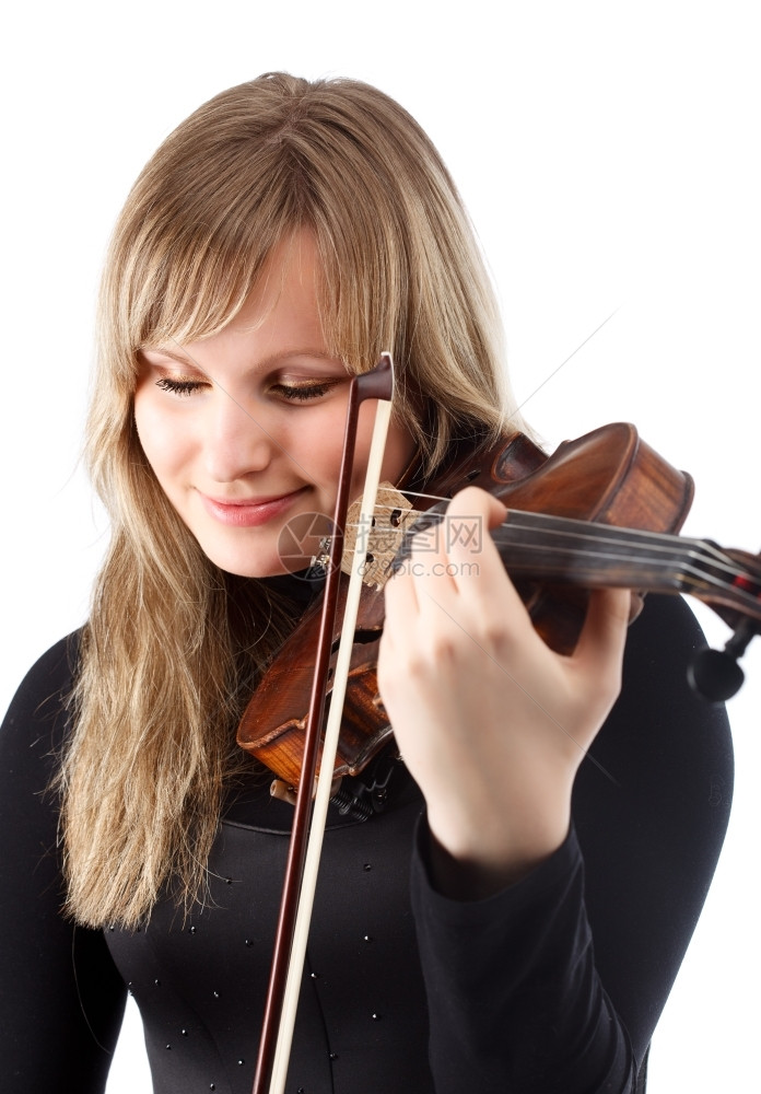 年轻女士演奏小提琴图片
