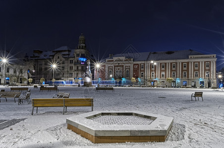 蒂米苏阿拉铁轨自由广场夜幕光线小径旅行地标建造图片