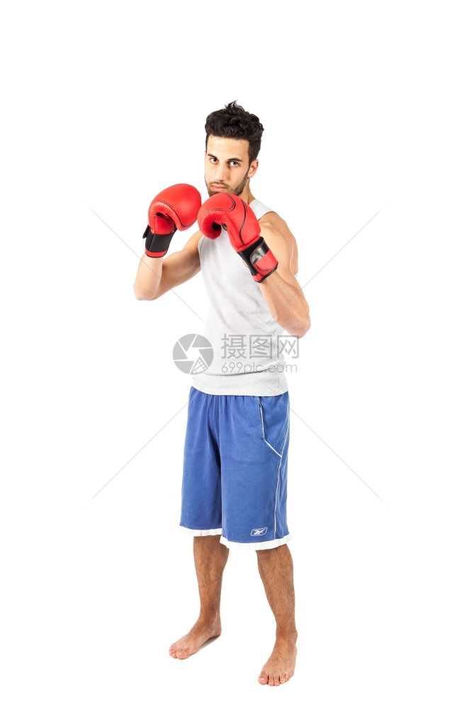防御白色背景上的成人拳击手照片复制运动的图片