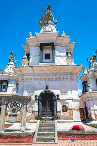 宗教湿婆的古老佛白色寺庙在尼泊尔松日Sunnyday图片