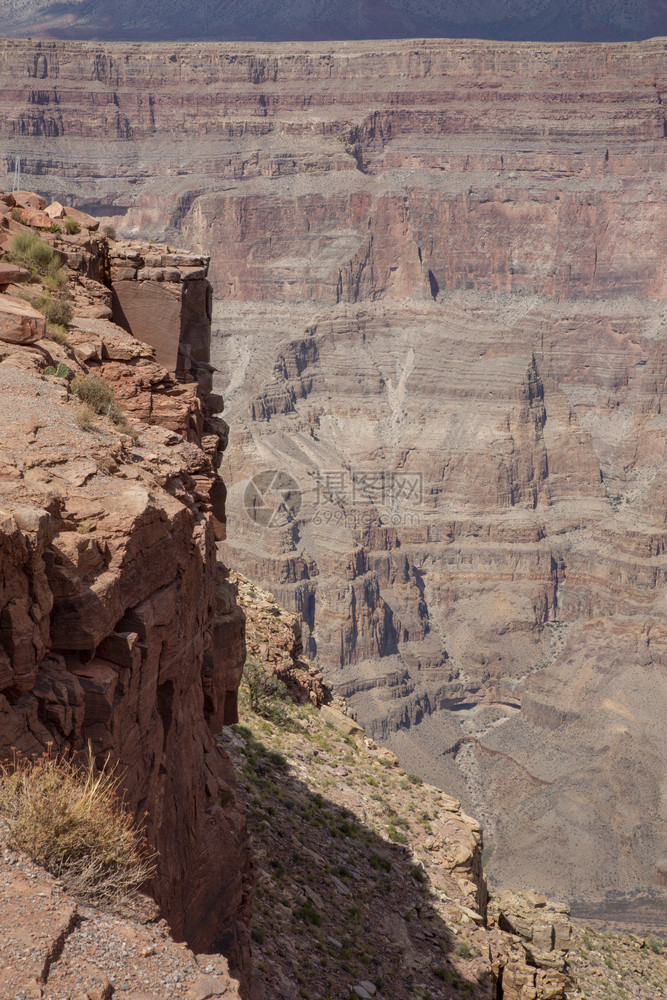 纵向大峡谷的深坡垂直下降干旱深渊自然图片