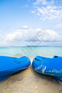 岛海滩上的皮划艇泰国乐趣图片