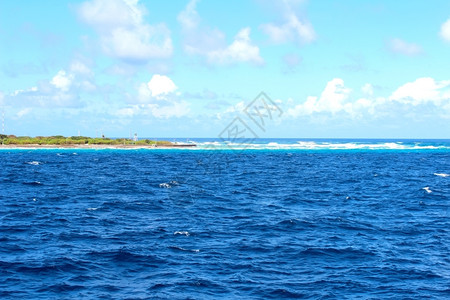自然水色干净的海蓝图片
