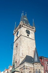 城市地标在捷克布拉格旧城广场上安装有市政厅风铃的塔台观光图片