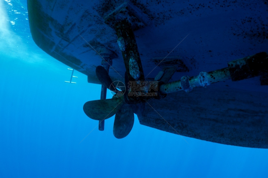 工业的为了巴斯塔水下视图对潜员有危险的螺旋桨船图片
