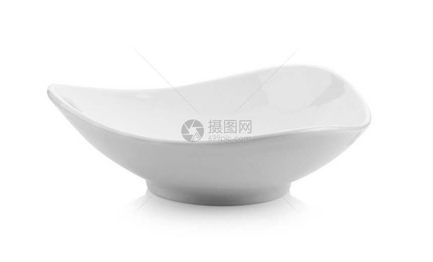 白色背景中隔绝的陶瓷碗圆形早餐具图片