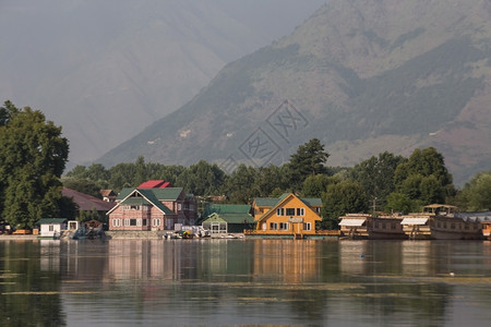 闪电宁静船屋克什米尔湖的住宅船印喀什米尔湖图片