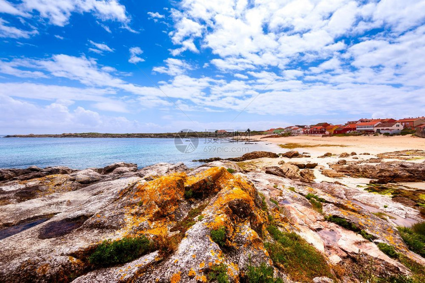 风景海草地滩和蓝天空加利西亚班牙度假旅行纳达林自然海洋图片