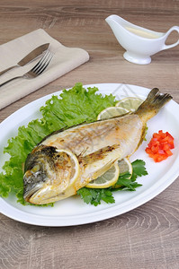 营养的含柠檬生菜叶中烤鱼多拉厨房蛋白质图片