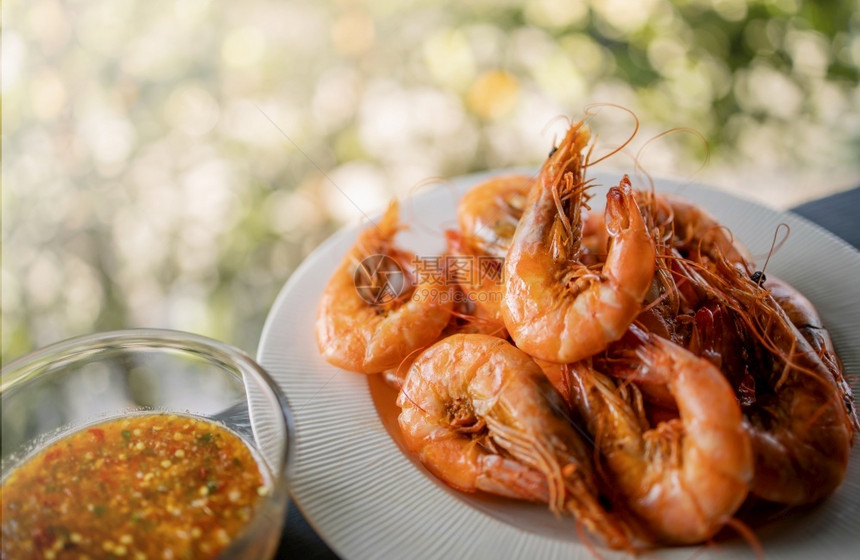 亚洲人烹饪泛食泰国品蒸虾中的新鲜家图片
