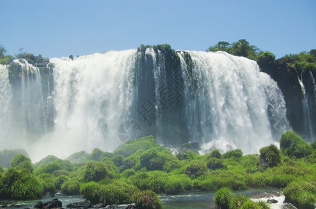 水美国流动巴西和阿根廷边界上著名的伊瓜祖瀑布IguazuFalls图片