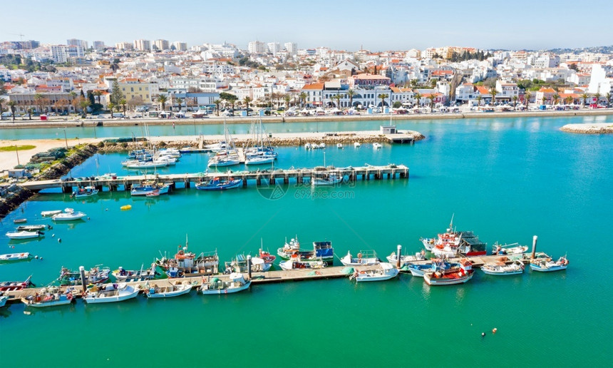 海洋来自港口和葡萄牙拉各斯市的航空阿尔加维海浪图片