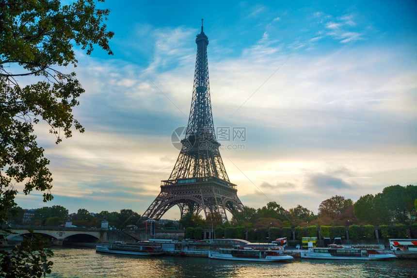 欧洲巴黎市风景与埃菲尔塔在早晨地标城市图片