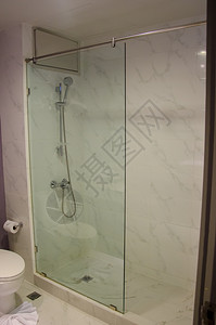 玻璃现代室内洗浴灰色的屋图片