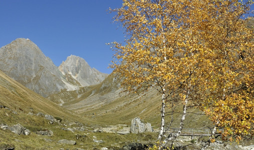 美丽的秋季山景风光图片