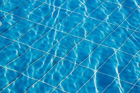 水,蓝色的,水池,水,游泳池，波纹，阳光，折射图片