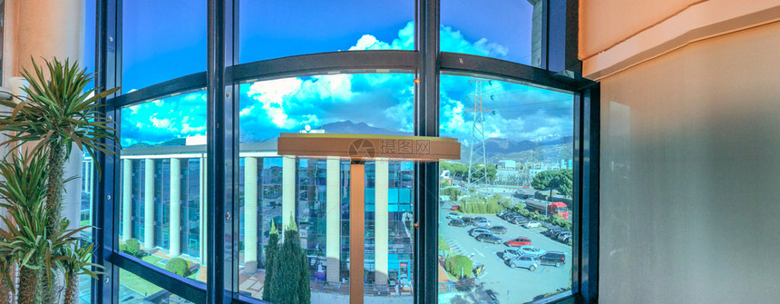 蓝色的从大型建筑窗玻璃看现代商务办公室从大型建筑窗玻璃看现代商务办公室建造业图片