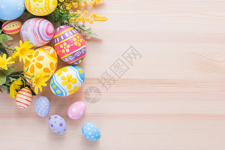 复活节快乐鸡蛋和小花图片