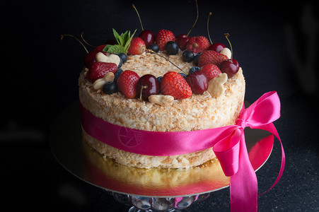 草莓甜点海绵蛋糕图片