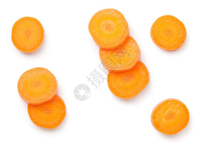 白色背景上孤立的胡萝卜切片平板面橙圆圈新鲜的图片