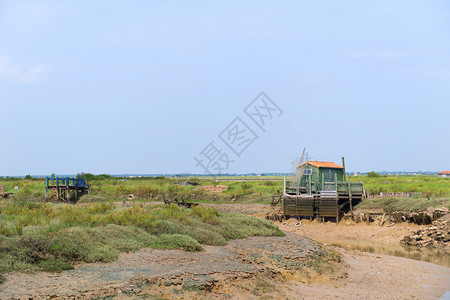 法国夏兰特海滨木制牡蛎小屋的文化舱图片