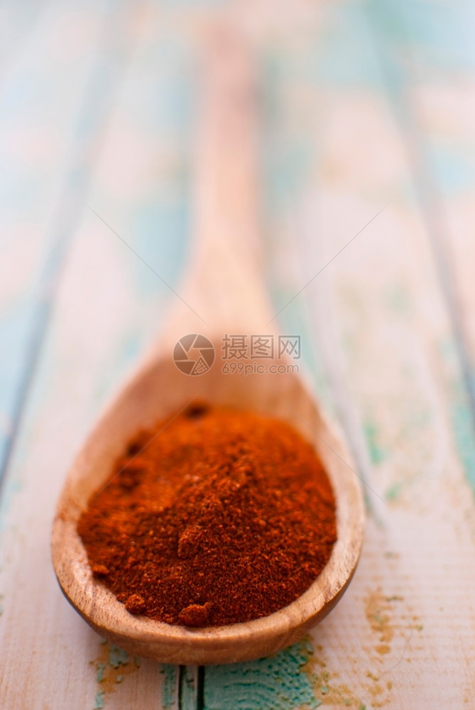 健康干燥木勺制的冷辣椒香料木材背景选择重点烹饪图片