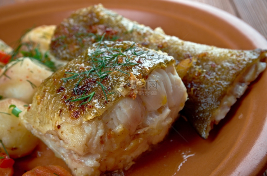 海鲜胖的托尔斯克自制烤鳕鱼和蔬菜面粉图片