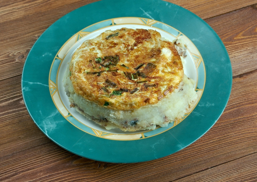 西班牙语带沙丁鱼的西班牙鲜土制玉米饼食物晚餐图片