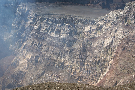 尼加拉瓜美洲中部火山马萨亚公园的火山坑边缘上空陨石路德维希风景图片