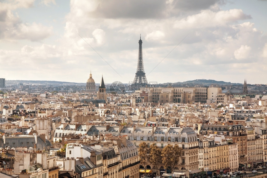 巴黎与埃菲尔塔的空中视线城市景观建造全图片