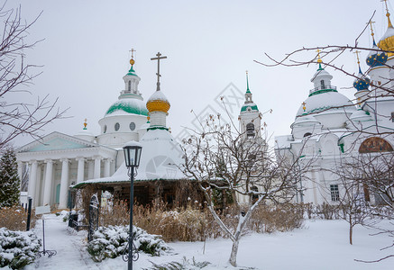风景优美俄罗斯雅拉夫尔州托市圣詹姆泉建造季节图片