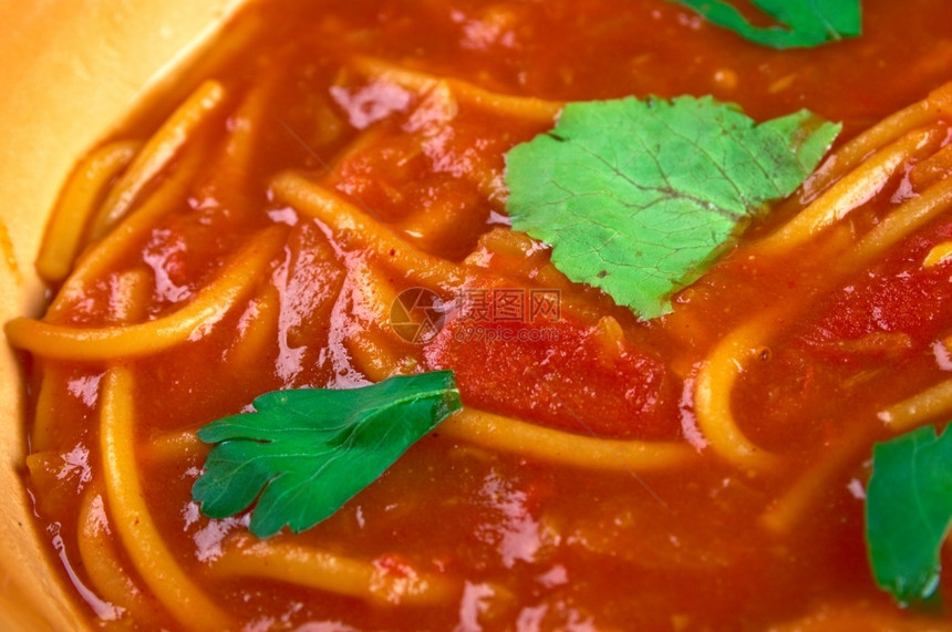 阿拉伯尔及利亚番茄汤ChorbabilMatisha一顿饭肉汤图片