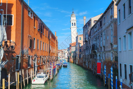意大利威尼斯运河两岸建筑图片