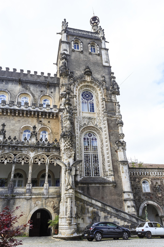 建筑学奢华中央BussacoPalace旅馆详情这是19世纪末以新Manueline建筑风格造的豪华酒店位于葡萄牙中部Coimb图片