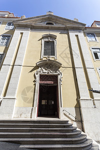 维多利亚庞巴纳175年地震后18世纪末在葡萄牙里斯本蓬巴利纳地区重建的胜利伊格雷哈德诺萨森霍拉达维托利亚圣母教堂楼梯背景图片