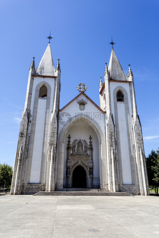 塔正面圣努诺阿尔瓦雷斯佩拉圣努诺阿尔瓦雷斯佩拉神圣警察教堂的面纱195年在葡萄牙里斯本哥特重生建筑中造图片
