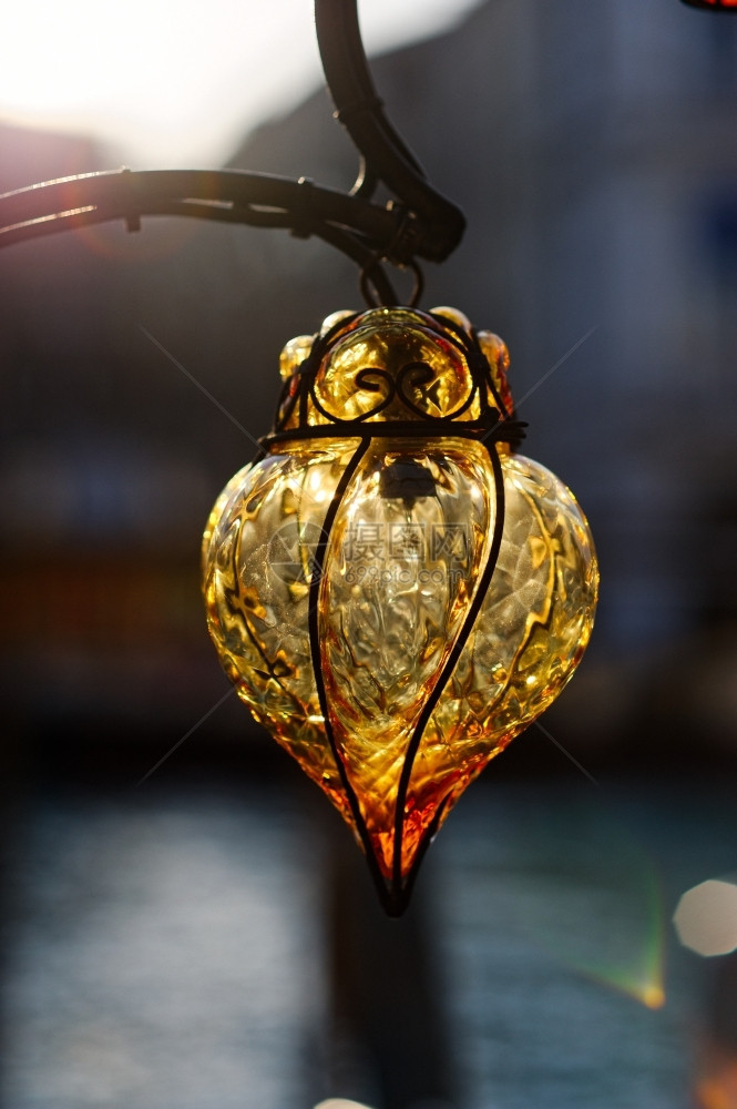 抽象的传统玻璃灯笼美丽的威尼斯夜光经典的工艺图片