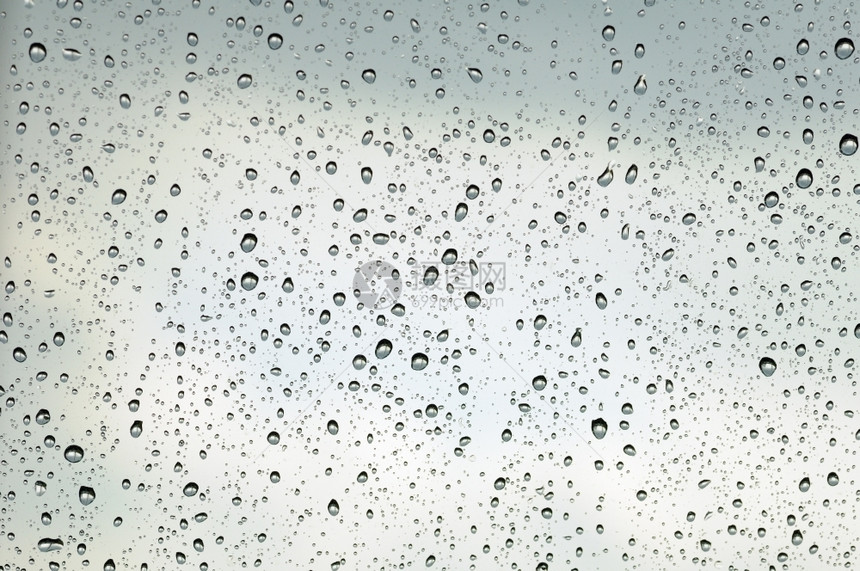 窗板上的雨滴清爽斑干净的图片