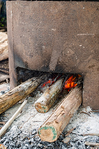 水热的旧式烹饪文化用火做成食物烧伤图片