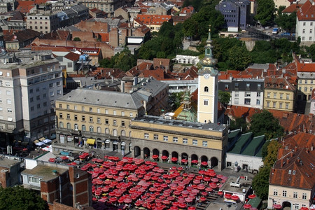建造空气街道克罗地亚首都萨格勒布的空中观察图片