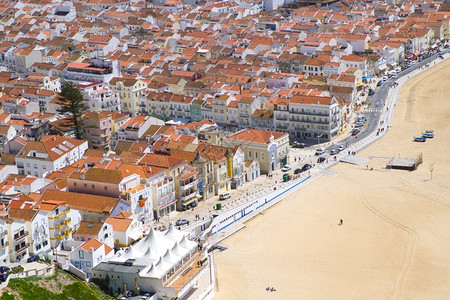 Nazare海滩大西洋岸Nazare葡萄牙欧洲太阳户外社论图片