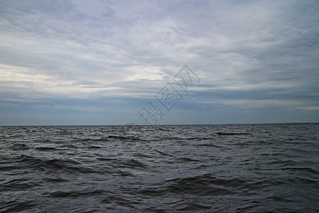 北海黑水空地平线低云层北方黑色的光滑图片