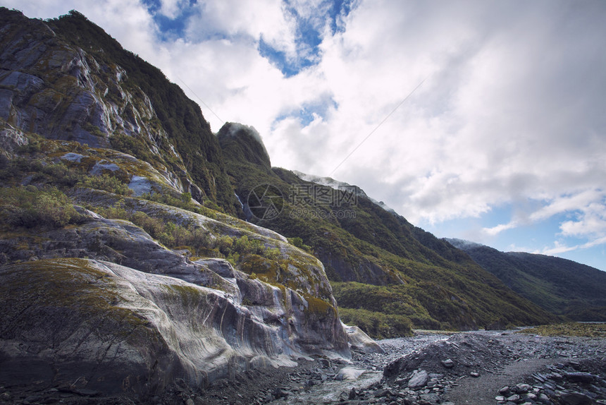 最多溪景观位于新西兰海岸最受欢迎的自然旅游目地FranzJosef冰川山地景点图片